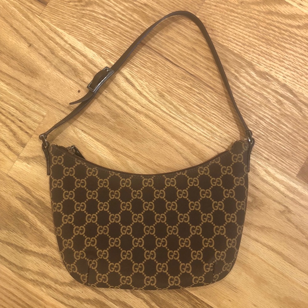 AUTHENTIC GUCCI SMALL SHOULDER BAG